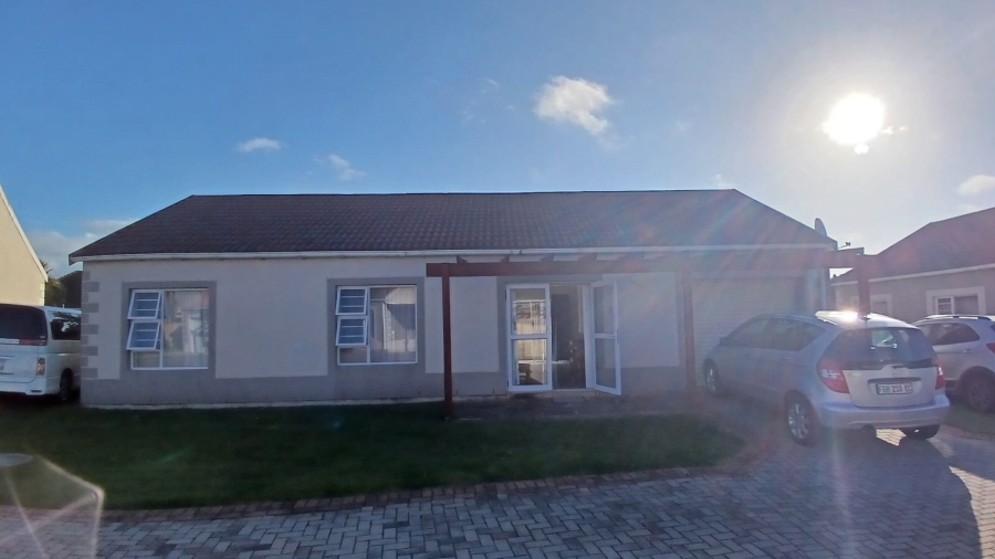 To Let 3 Bedroom Property for Rent in Parsonsvlei Eastern Cape
